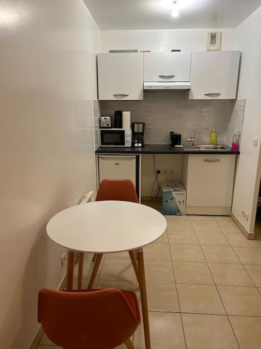 Studio A 2 Pas Du Metro クリシー エクステリア 写真